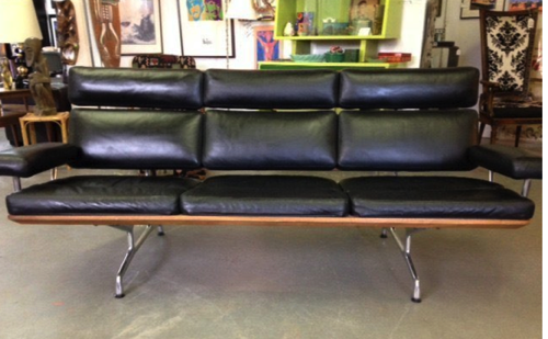 Herman Miller Eames Sofa
SOLD Herman Miller Eames Sofa
SOLD